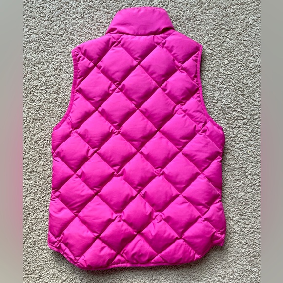J.Crew Excursion Quilted Puffer Vest Bright Punk Fuschia Color Small - Picture 4 of 5